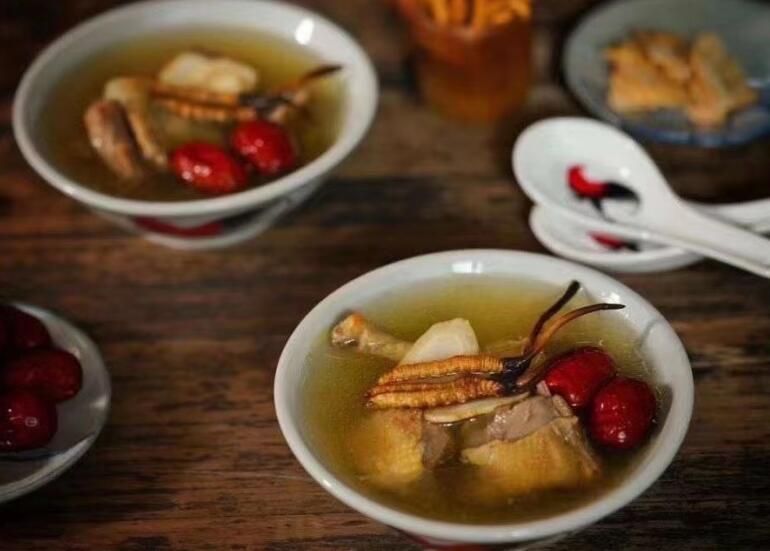 <a href=http://m.jiangnongst.com/chifa/ target=_blank class=infotextkey>冬蟲夏草的吃法</a>