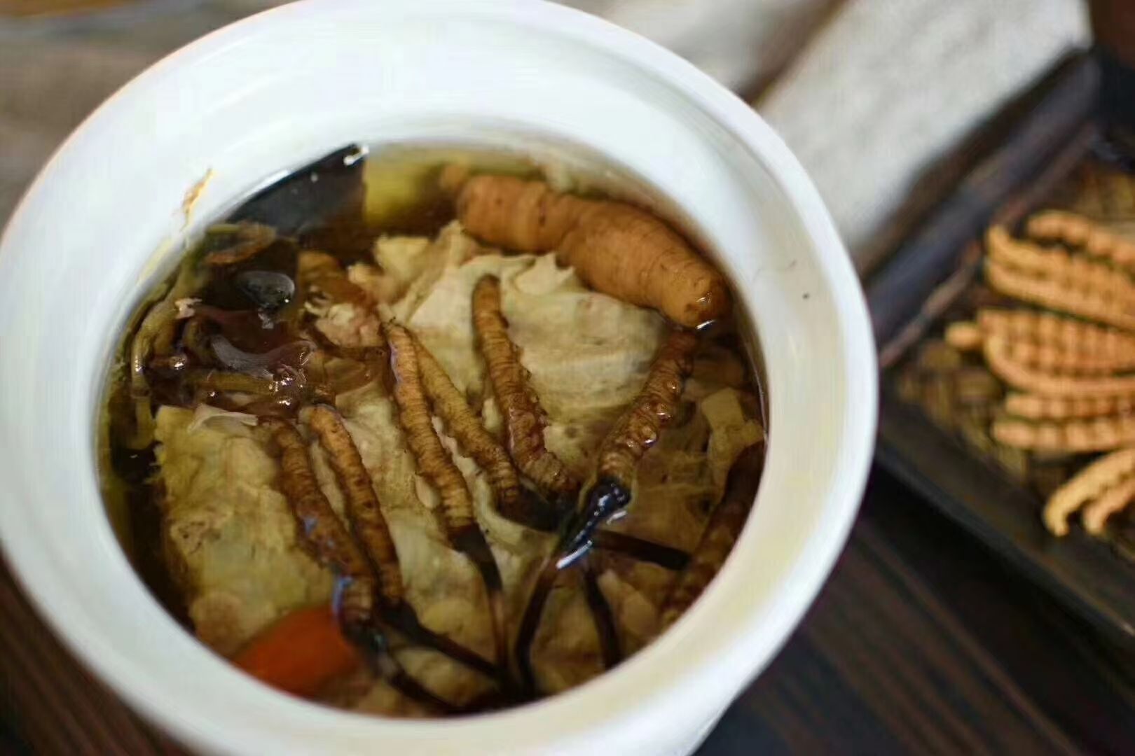 冬蟲夏草怎么食用？