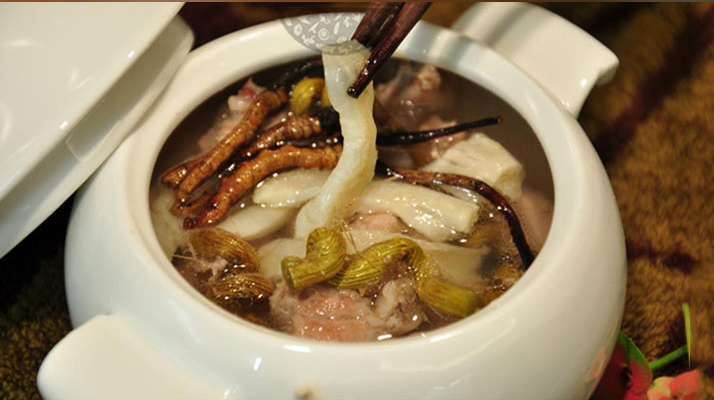 冬蟲(chóng)夏草鮮草煲湯秘籍：鮮香與滋補(bǔ)的完美融合