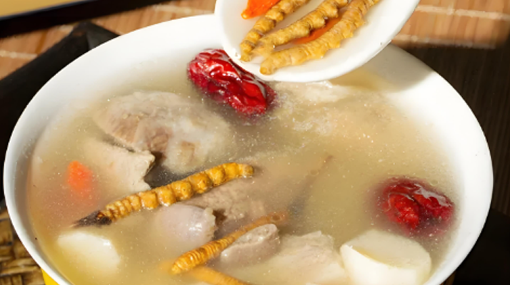 吃鮮冬蟲(chóng)夏草會(huì)臉過(guò)敏嗎？