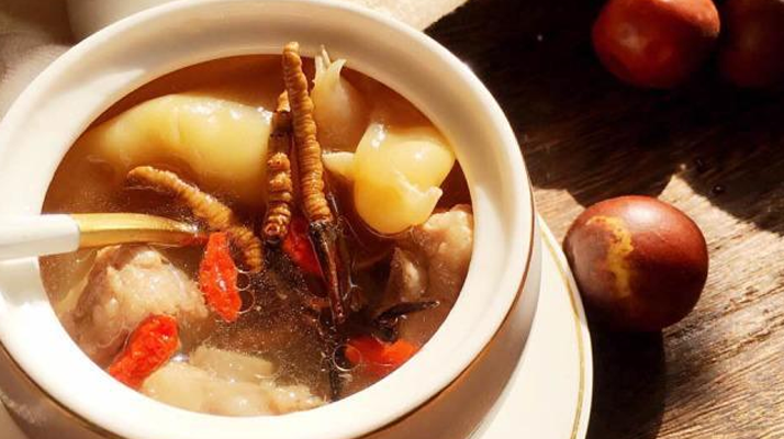 煲湯一般放幾根冬蟲夏草